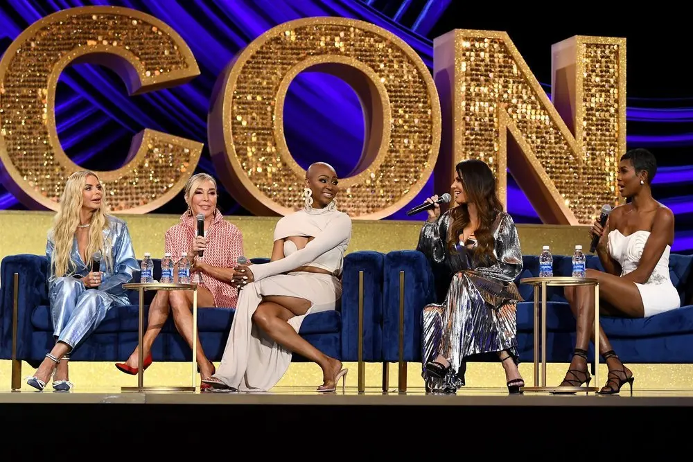 RHOM stars Alexia Nepola and Kiki Barth help fainting man