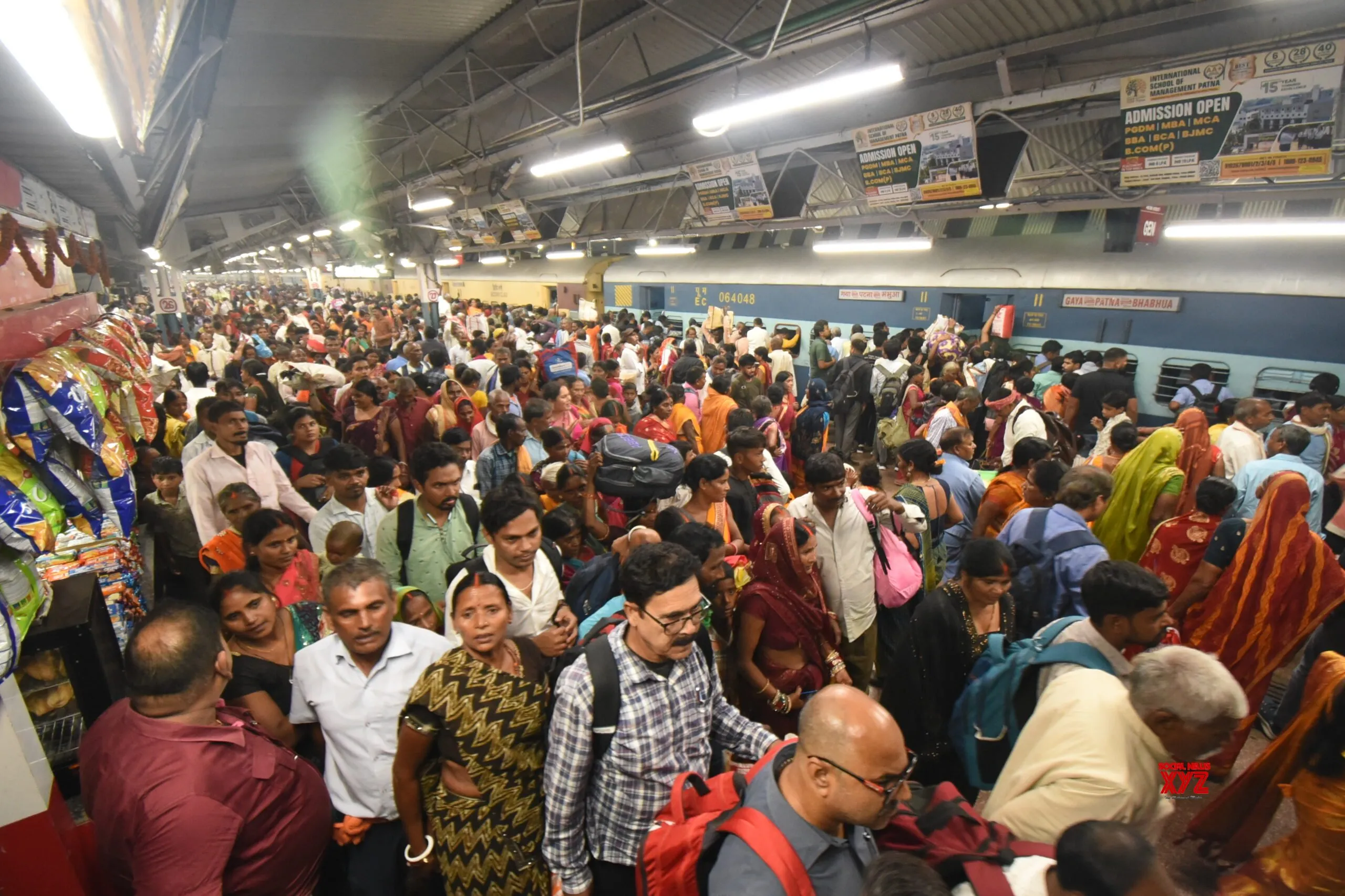 Patna: Heavy Passenger Rush Ahead of Kartik Purnima #Gallery