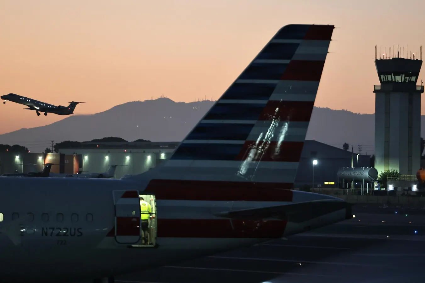 Airline Stocks Fall After FAA Announces Flight Reductions Amid Shutdown