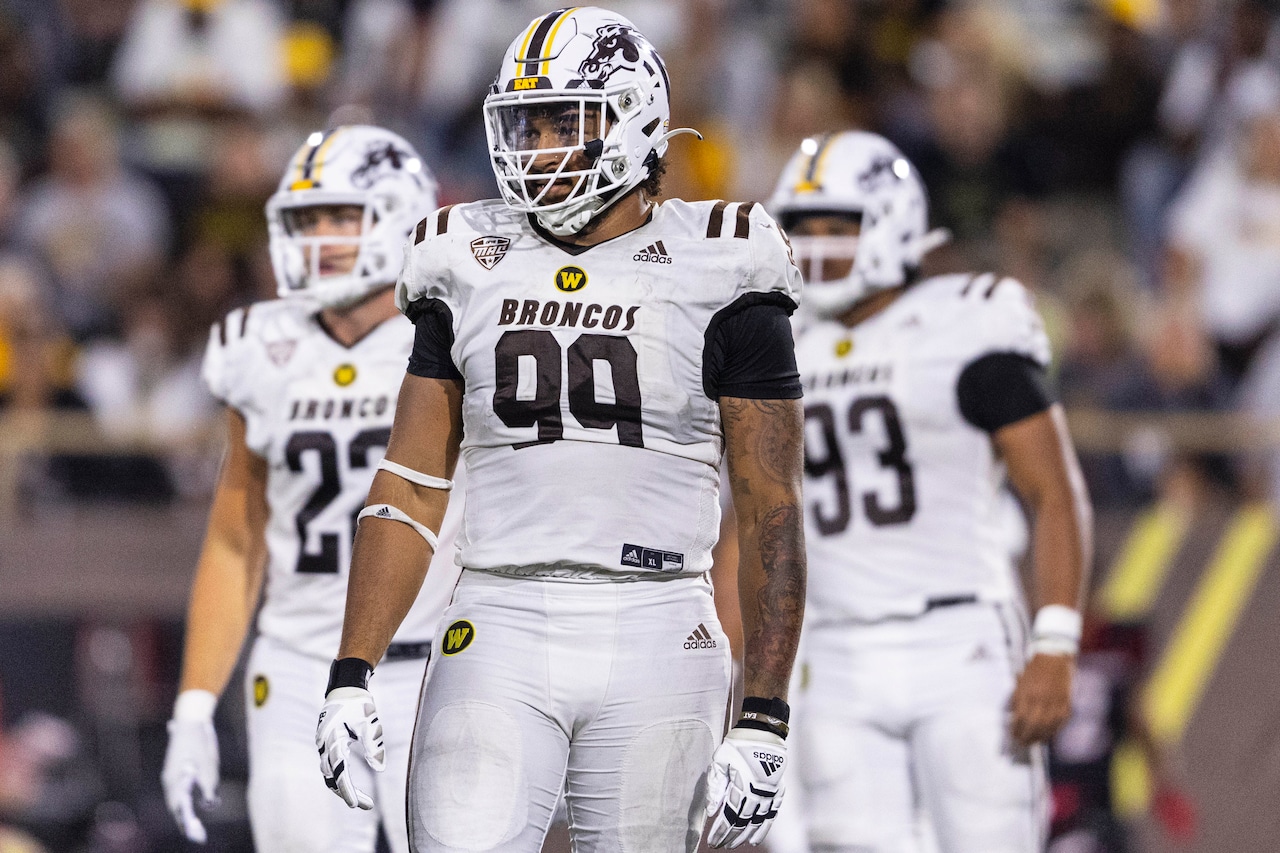 ‘We’re heartbroken’: WMU mourns death of ex-Bronco, NFL player Marshawn Kneeland