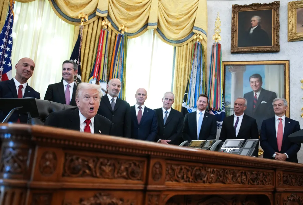 Media Rushed Out Of Oval Office After Man Collapses During Trump Event