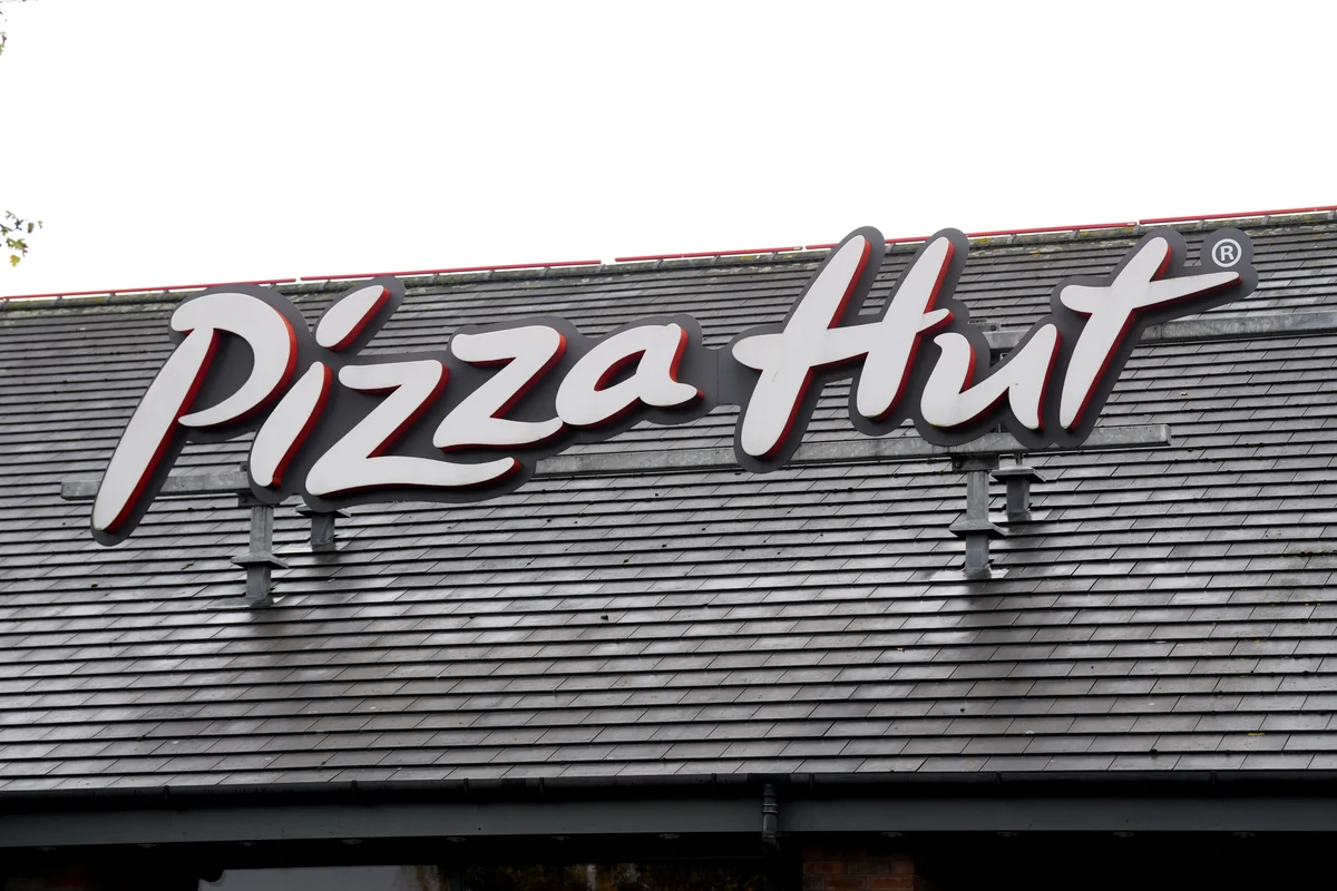 Pizza Hut’s US owner considers sale of brand after UK rescue deal