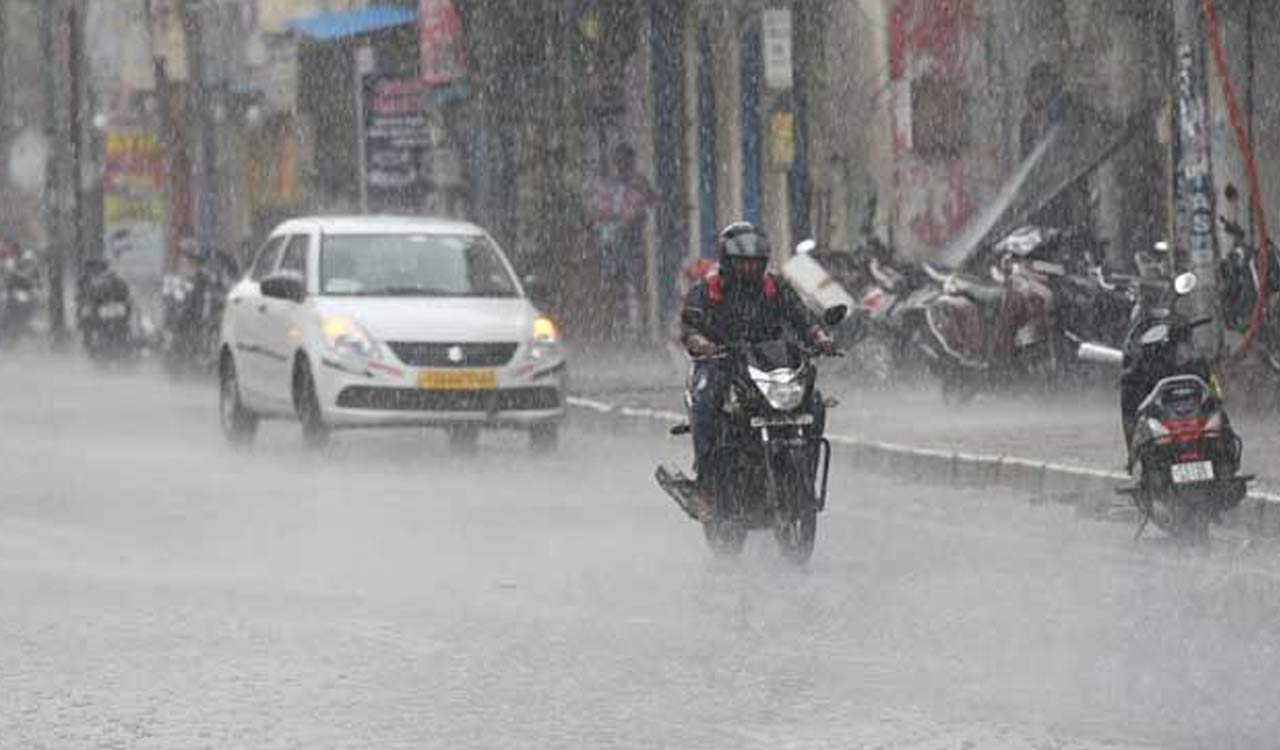 Rains lash Hyderabad as Cyclone ‘Montha’ impacts Telangana