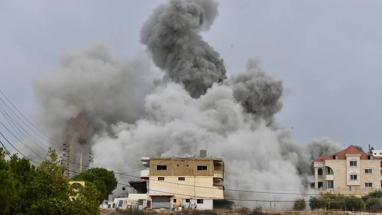 Israel Conducts Airstrikes on Hezbollah Targets in Lebanon’s South