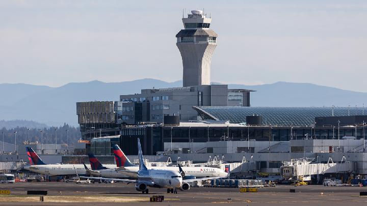 Flight Cuts Across US Amid Longest Government Shutdown in History