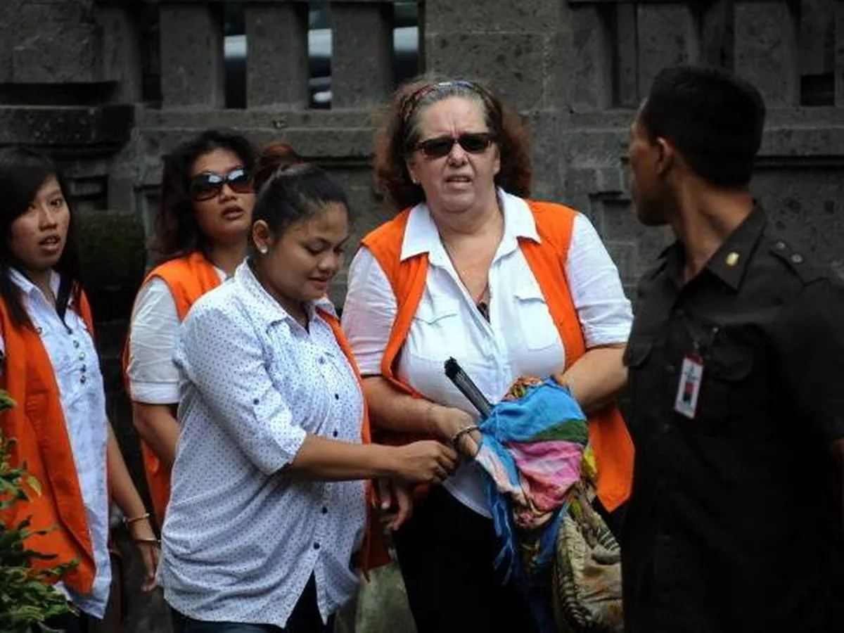 Death row 'drug mule' gran Lindsay Sandiford to fly home to UK from Bali today