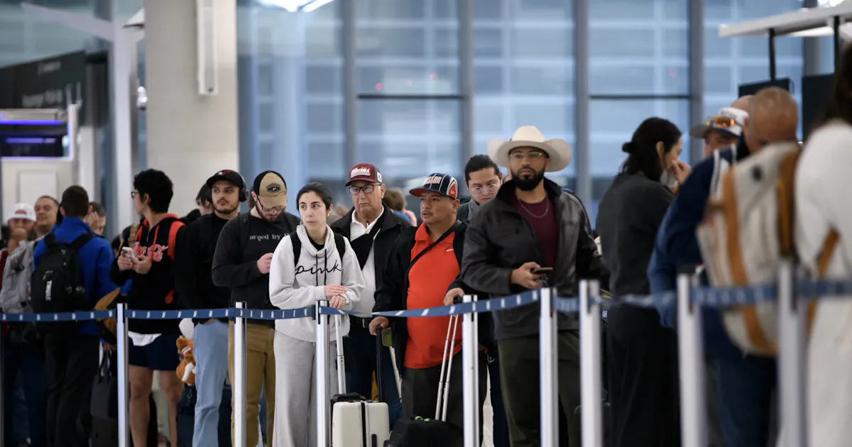 Trump Shutdown Hits 40 Major Airports—Just in Time for Thanksgiving