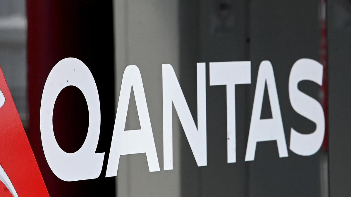 Qantas flags slowing domestic growth, fuel costs ahead of AGM