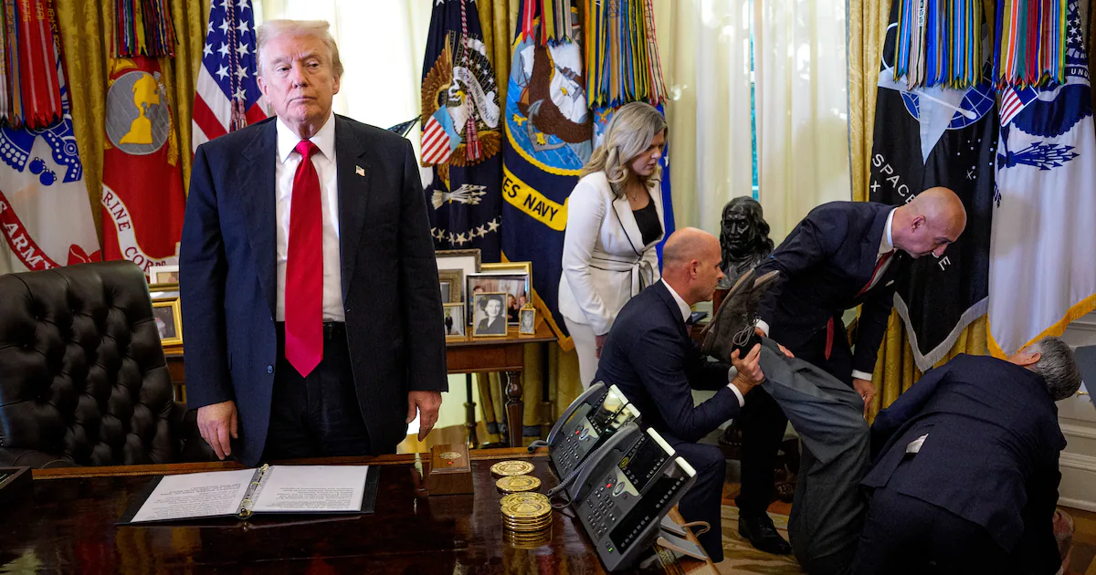 ‘Daily Show’ Trolls Trump Over Vacant Reaction to Fainting Man