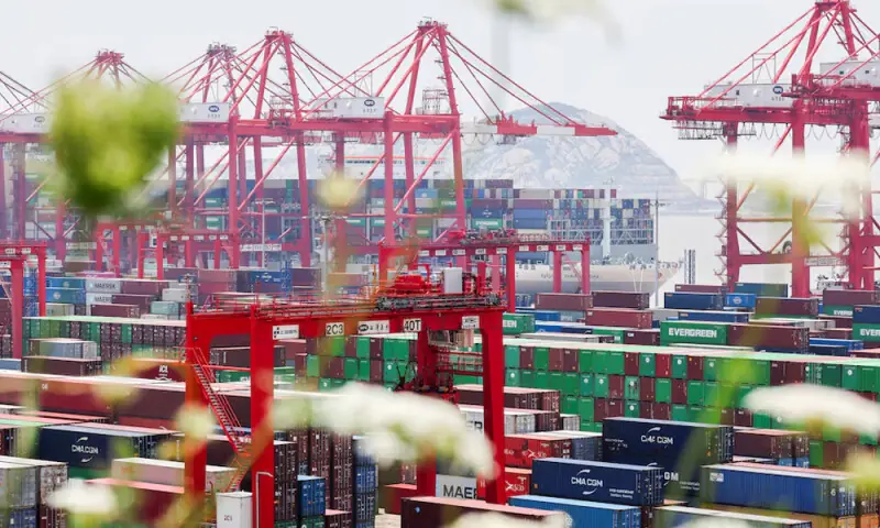 China’s exports suffer worst downturn since Feb as tariffs hammer US demand