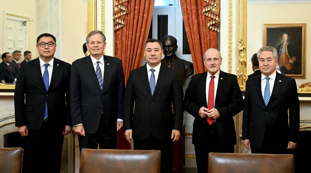 Kyrgyz president, U.S. senators discuss expanding trade and investment co-op in Washington