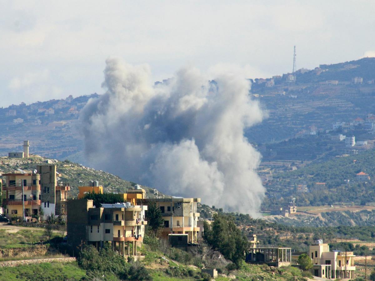 Israeli Occupation Conducts Airstrikes in Southern Lebanon, Injuring Several Civilians