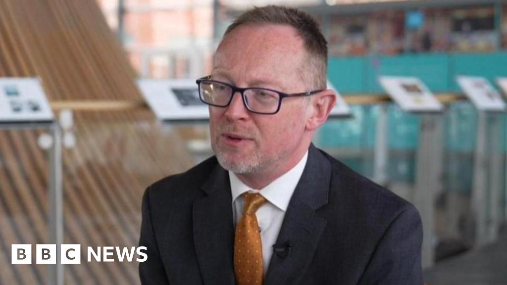 Welsh government has budget talk with independent MS