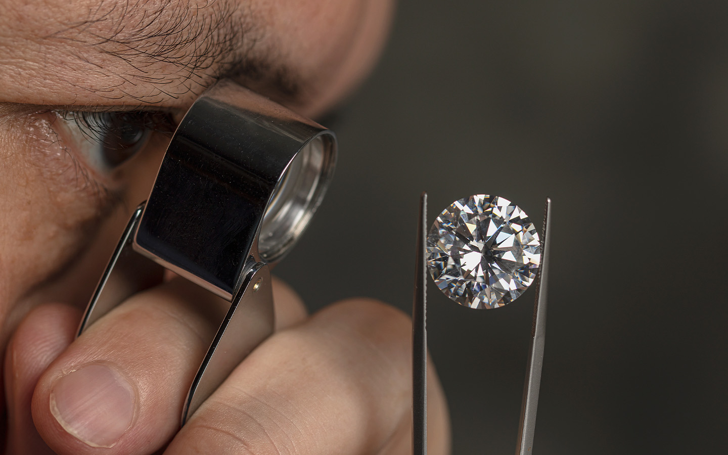 Angola bids for De Beers stake, proposes pan-African consortium