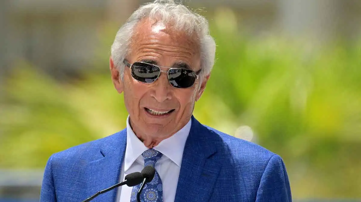 Dodgers fans will love Sandy Koufax’s commitment to World Series