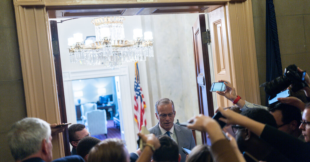 Democrats Mull Shutdown Off-Ramps as Thune Prepares Spending Vote