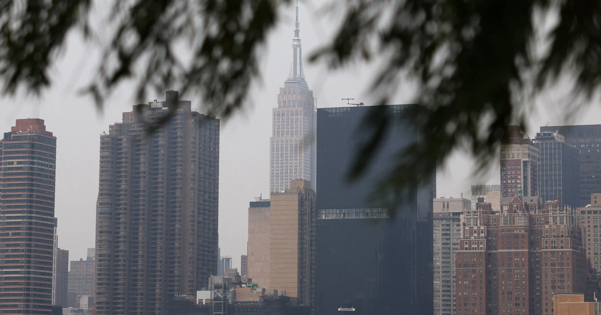 Loan demand from US mid- and large firms improves, Fed survey shows - Reuters