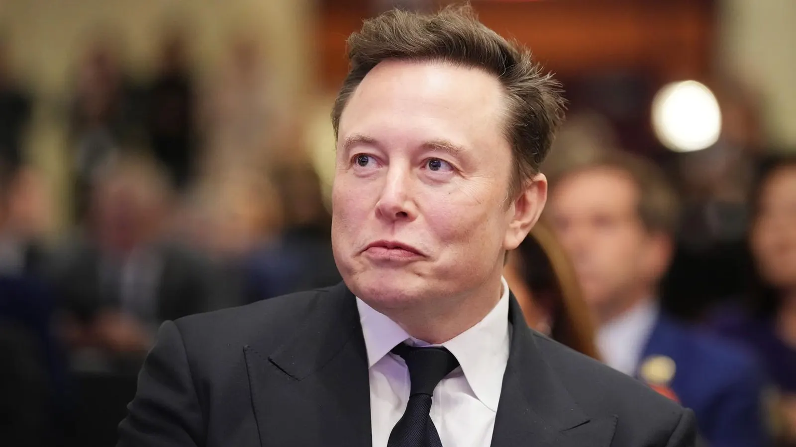 Tesla Approves Musk’s $1 Trillion Pay Package