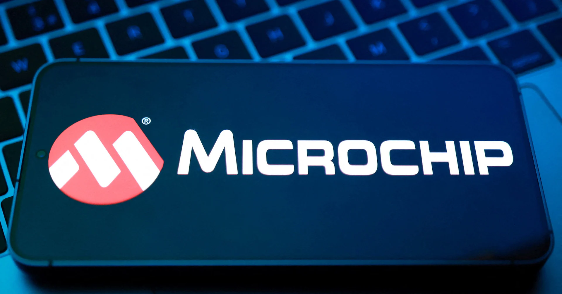 Microchip forecasts quarterly net sales below estimates as inventory clearing weighs