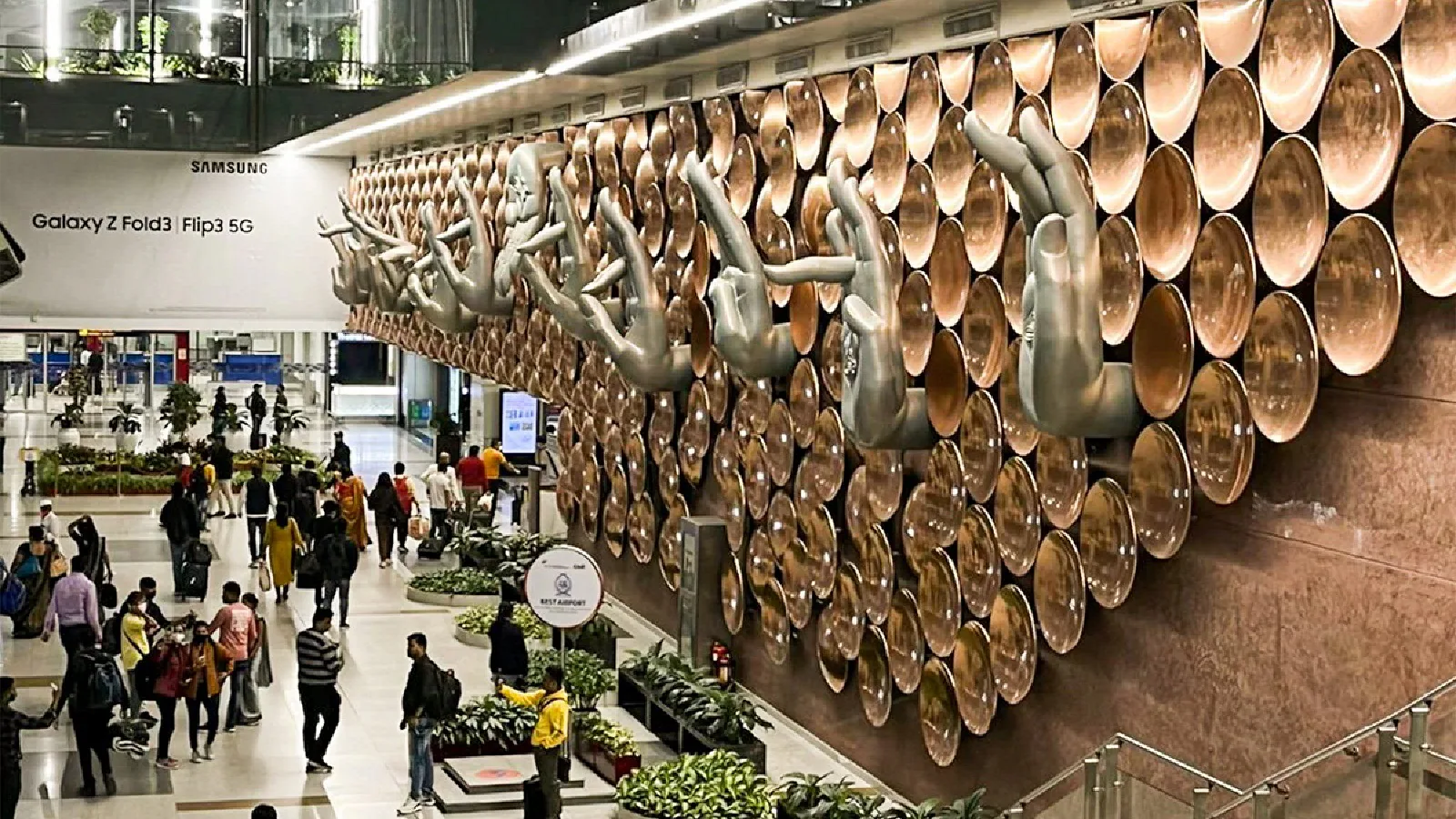 Delhi Airport Chaos: What To Do If Your Flight Is Delayed Or Cancelled? How To Get Refund?