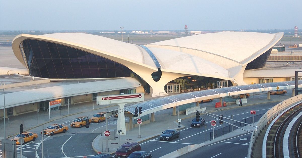 No Pay, No Planes — Air Traffic Chaos Due to Shutdown Hits America Just Before the Holidays