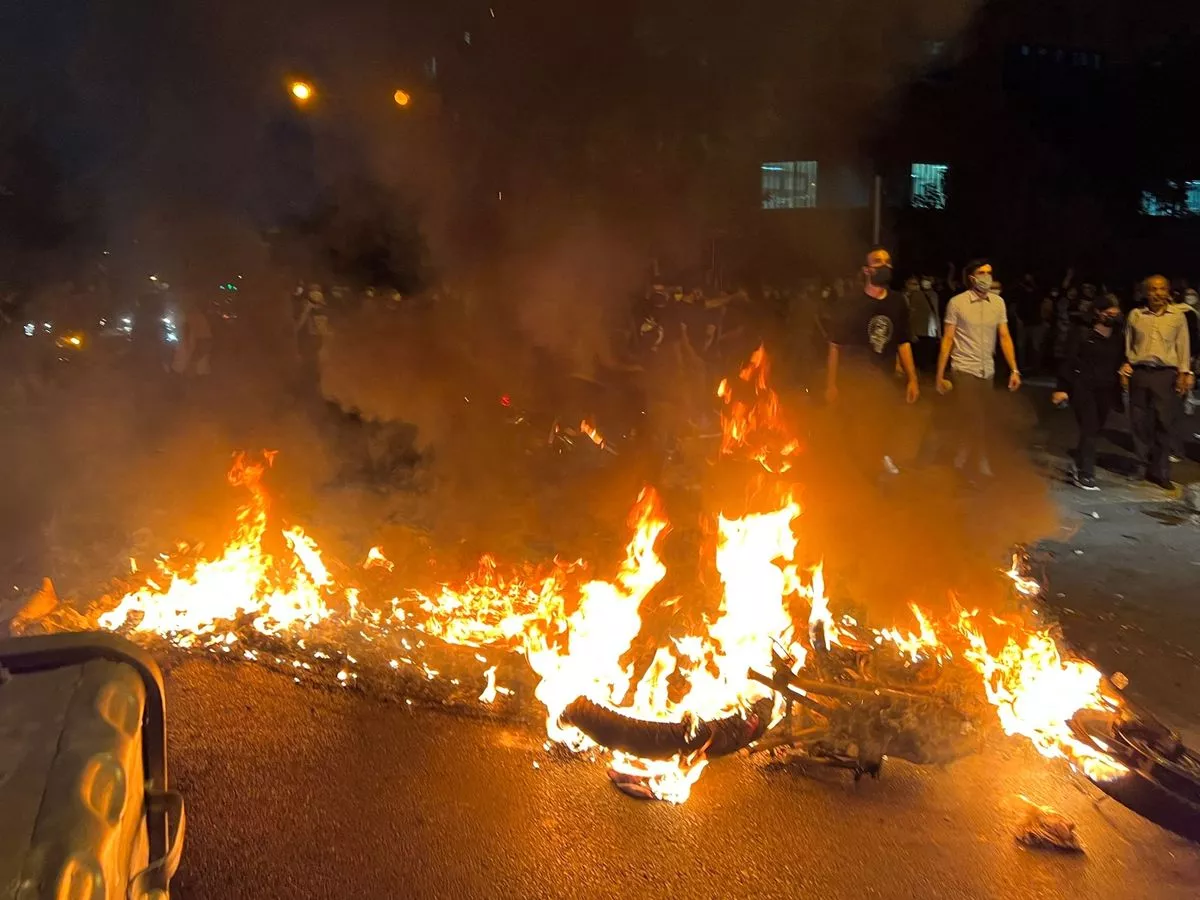 Iran uprising of 20,000 rebels 'could topple brutal regime in just MONTHS'