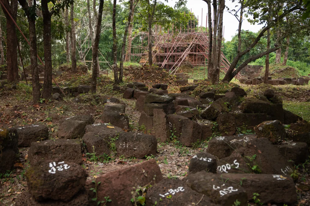 DHS reassigns cultural heritage investigators to immigration work