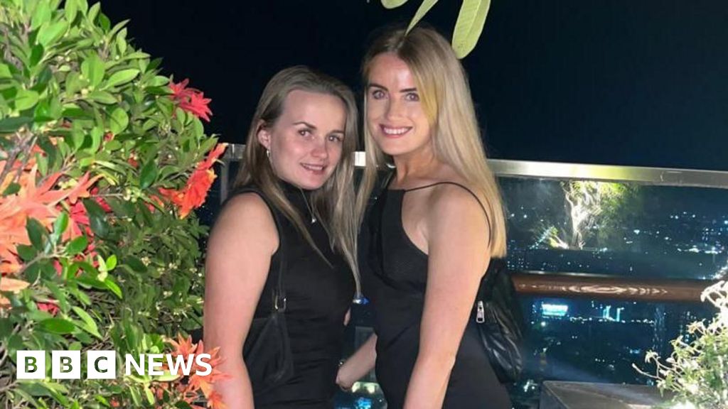 Methanol poisoning: Laos survivor says warnings must go further - BBC