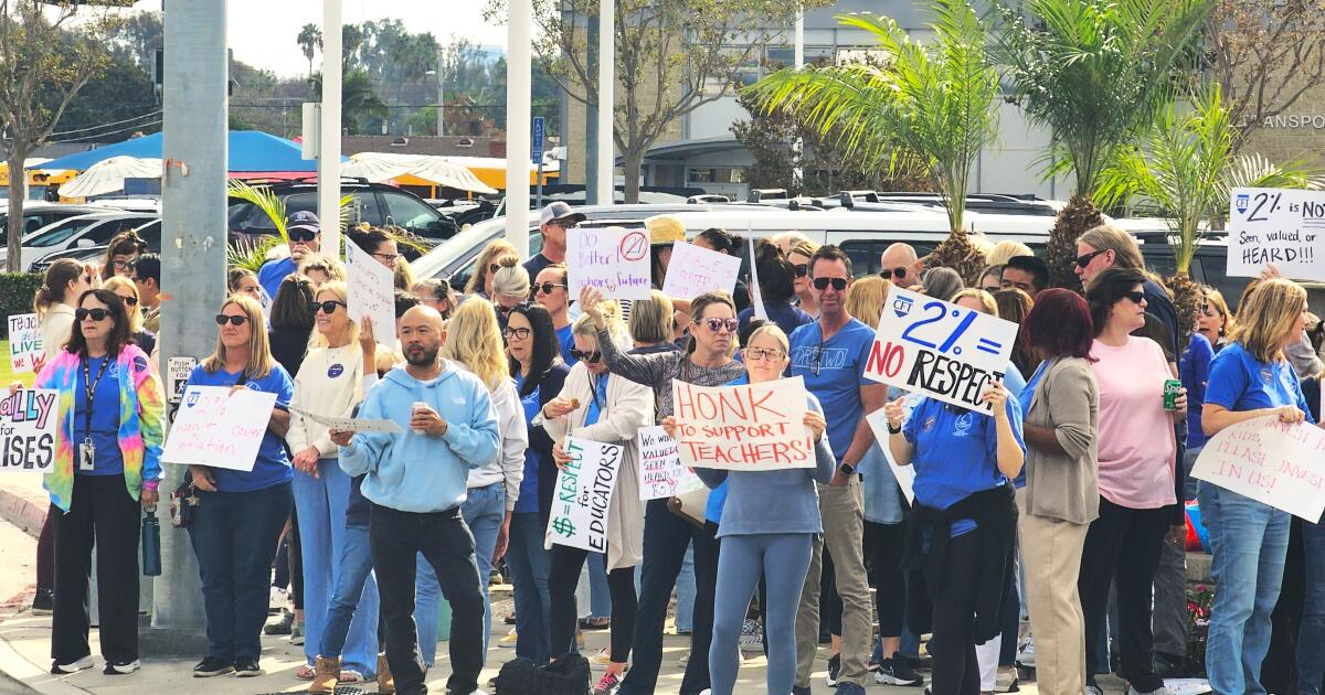 NMUSD teachers rally for higher pay as contract talks reach an impasse