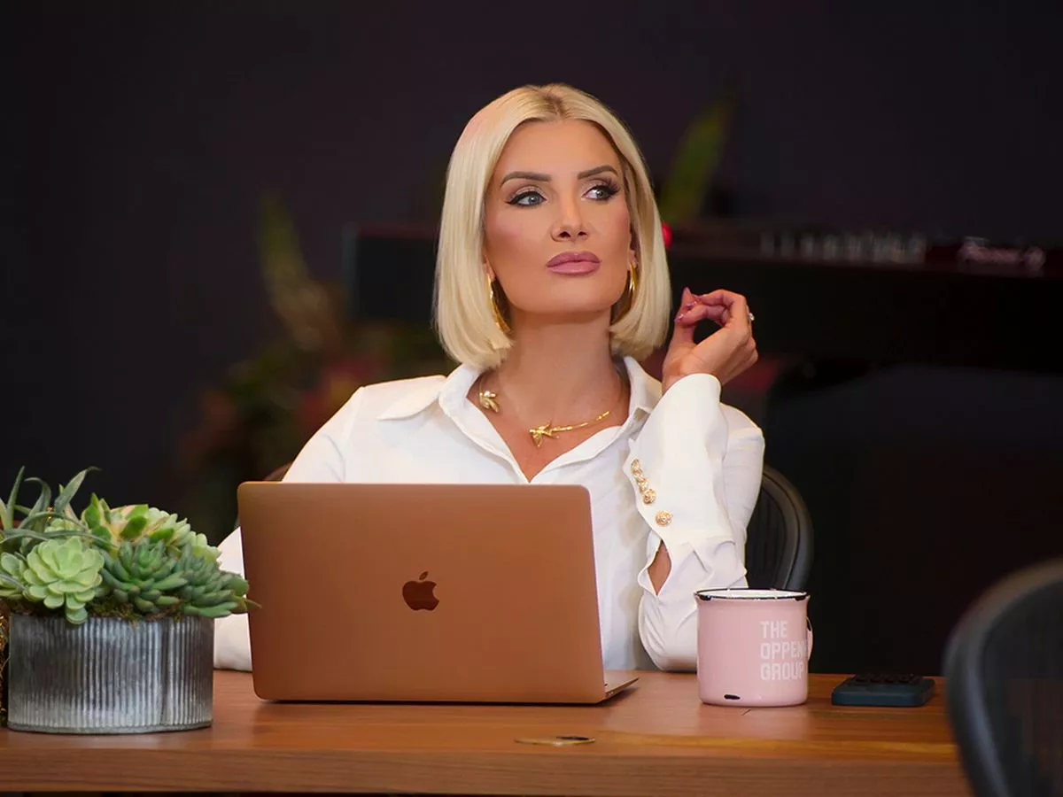 Does Nicole get fired in Selling Sunset?