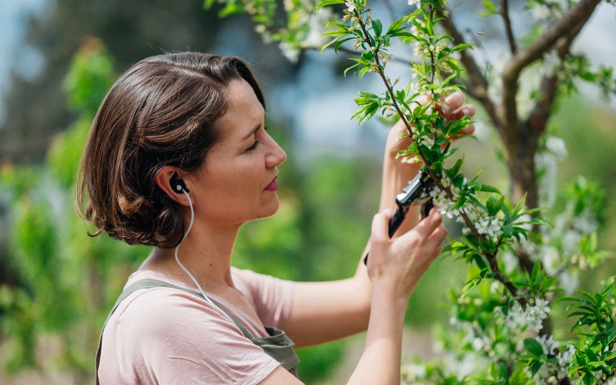 I tried the Yōjō Vagus Nerve Stimulator — and it totally transformed my stress and sleep in two weeks
