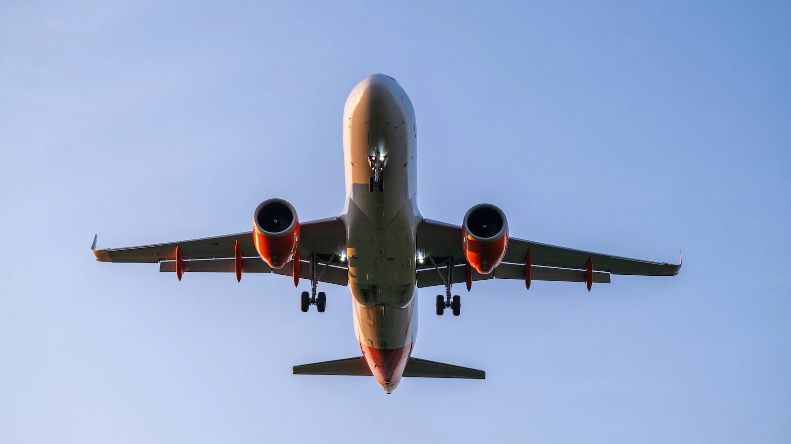 What airlines are telling passengers about shutdown cancellations, flight changes