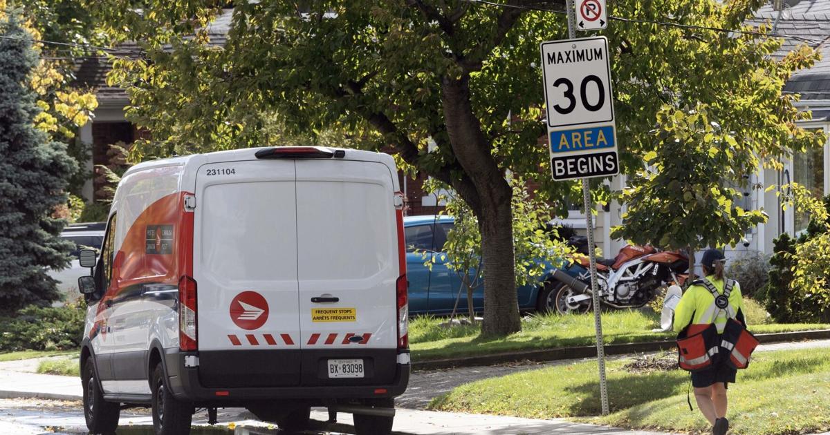 Ontario postal workers halt flyer delivery amid strikes, with some exceptions