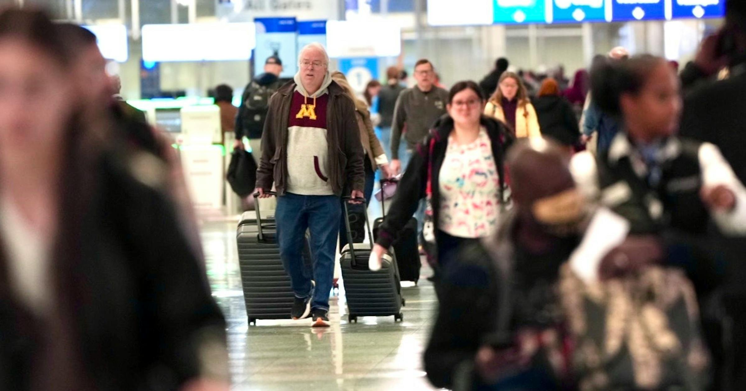 Live: Travelers’ tensions running high at MSP this morning