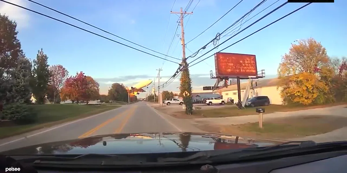 Dramatic video shows the burning UPS plane without an engine before it crashed