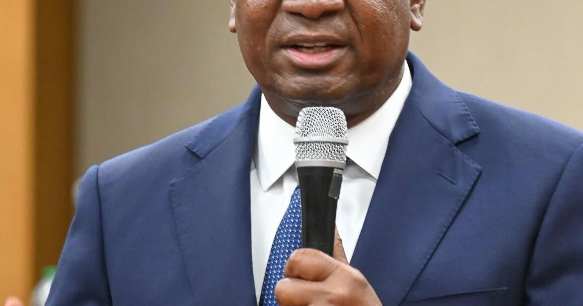 Fields sounds off on government shutdown in town hall