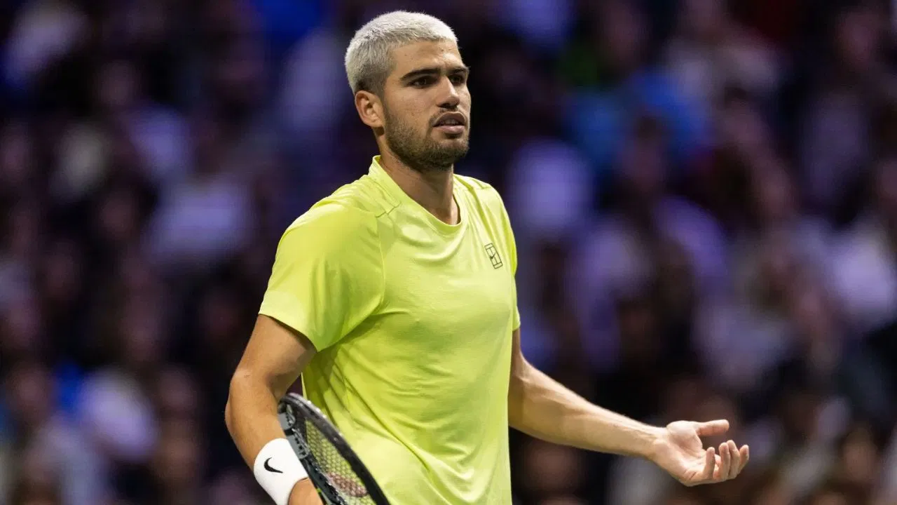 "This is dirt, this is worse" - Furious Carlos Alcaraz makes frustrations clear with Paris Masters court conditions after shock loss to Cameron Norrie