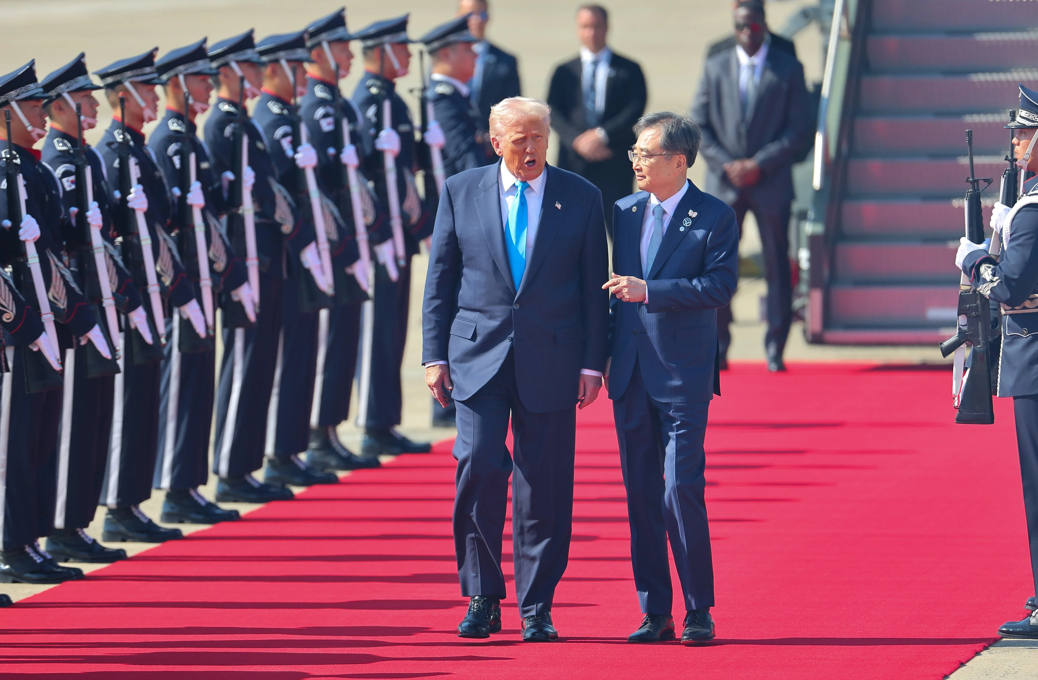 Trump arrives in South Korea as trade deal with Lee hangs in balance
