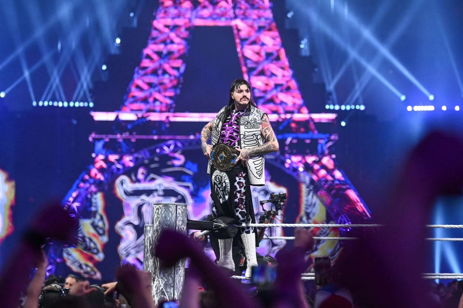 4 WWE Superstars except El Grande Americano who could help Dominik Mysterio retain at SNME 