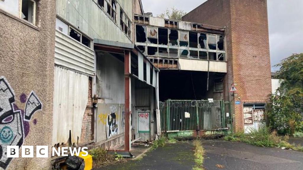 Trespassers warned of asbestos risk at old factory