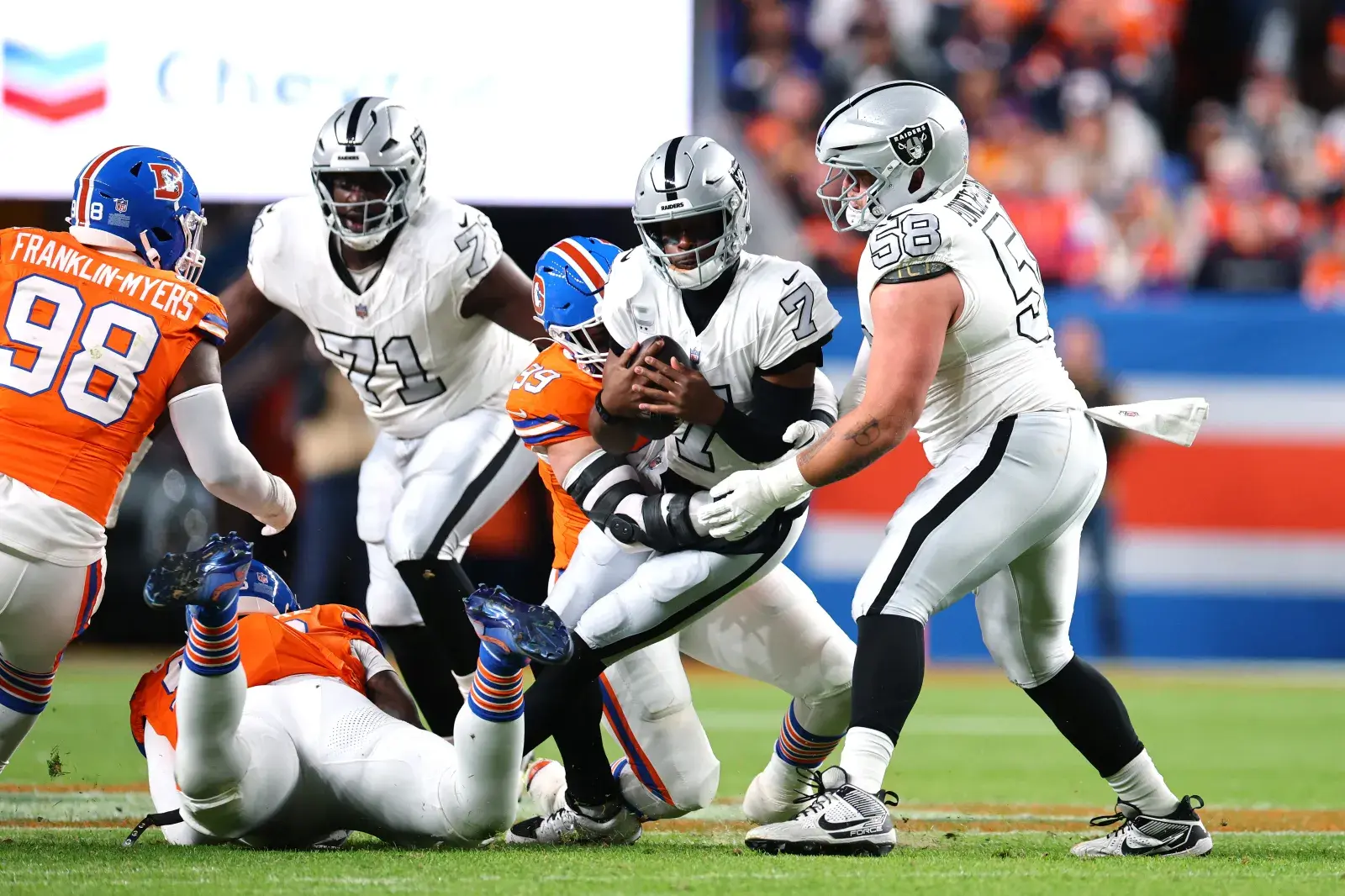 Broncos Star Sparks Strong Reaction With &#039;Dirty&#039; Hit on Geno Smith