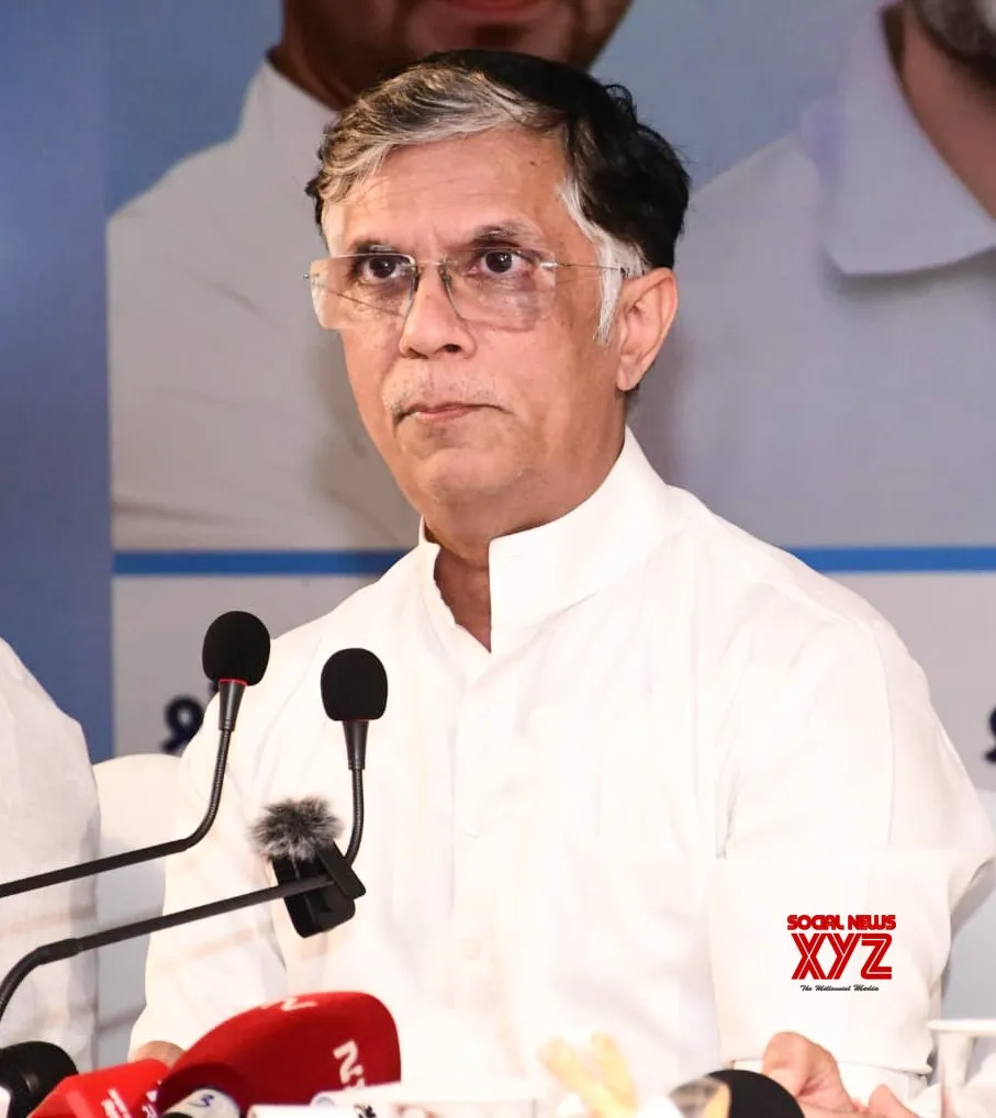 Patna: Pawan Khera Addresses Press Conference #Gallery