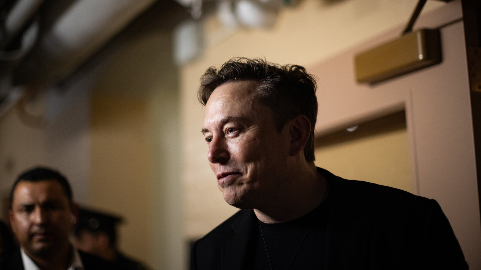 Tesla Investors Back Musk’s Trillion Dollar Payday