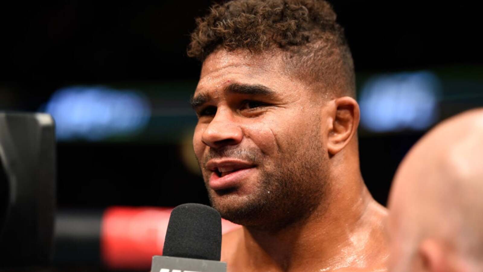 UFC heavyweight legend speaks from experience when reflecting on Tom Aspinall’s ‘excruciating’ injury