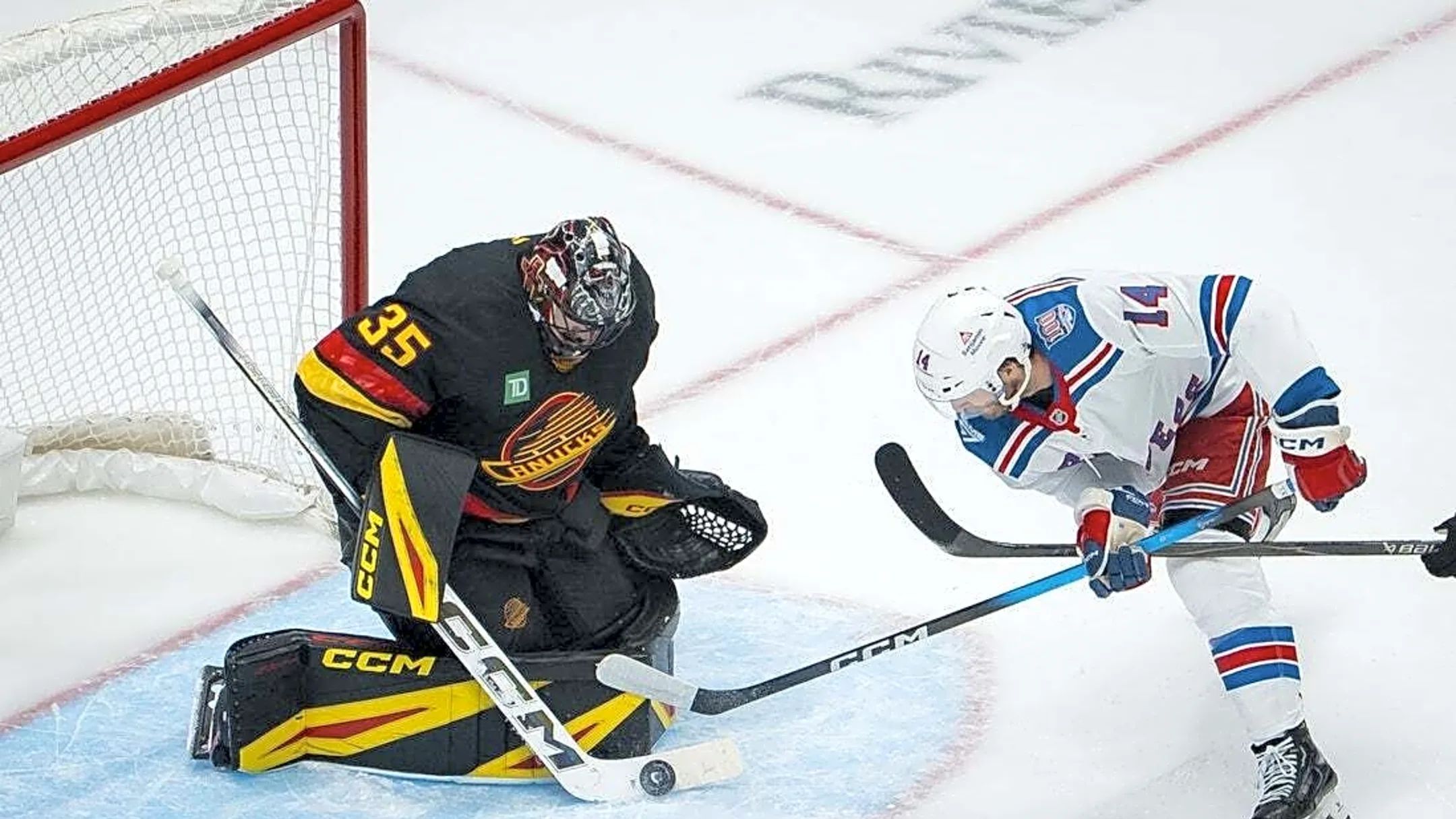 Rangers' Jonathan Quick logs 23-save shutout vs. Canucks