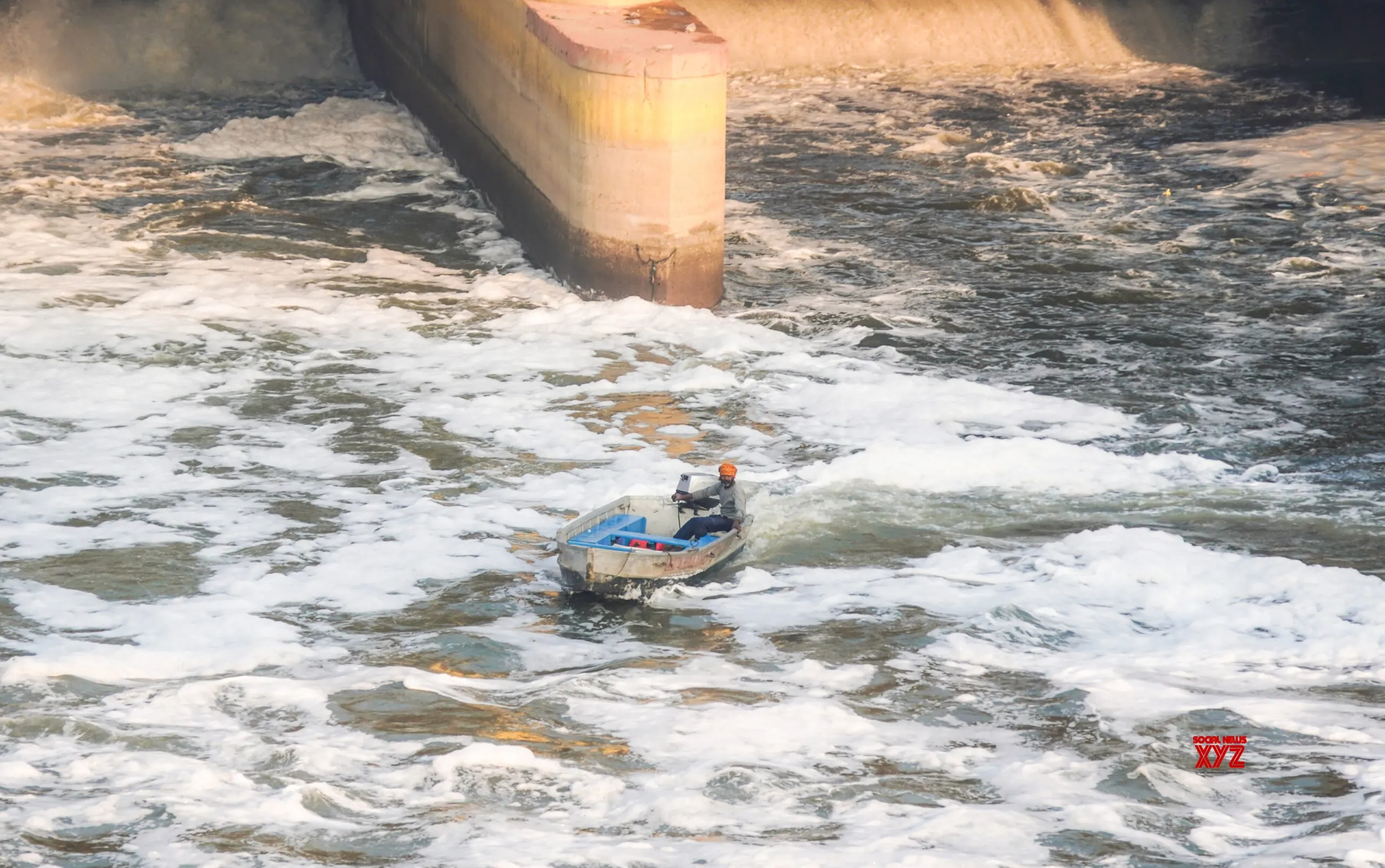 New Delhi: Toxic Foam Returns to Yamuna #Gallery