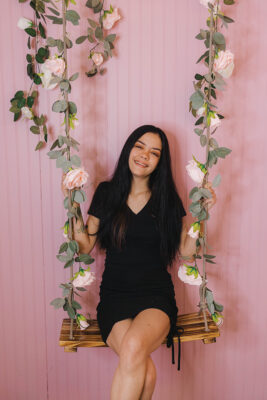 Braid your hair, take a selfie