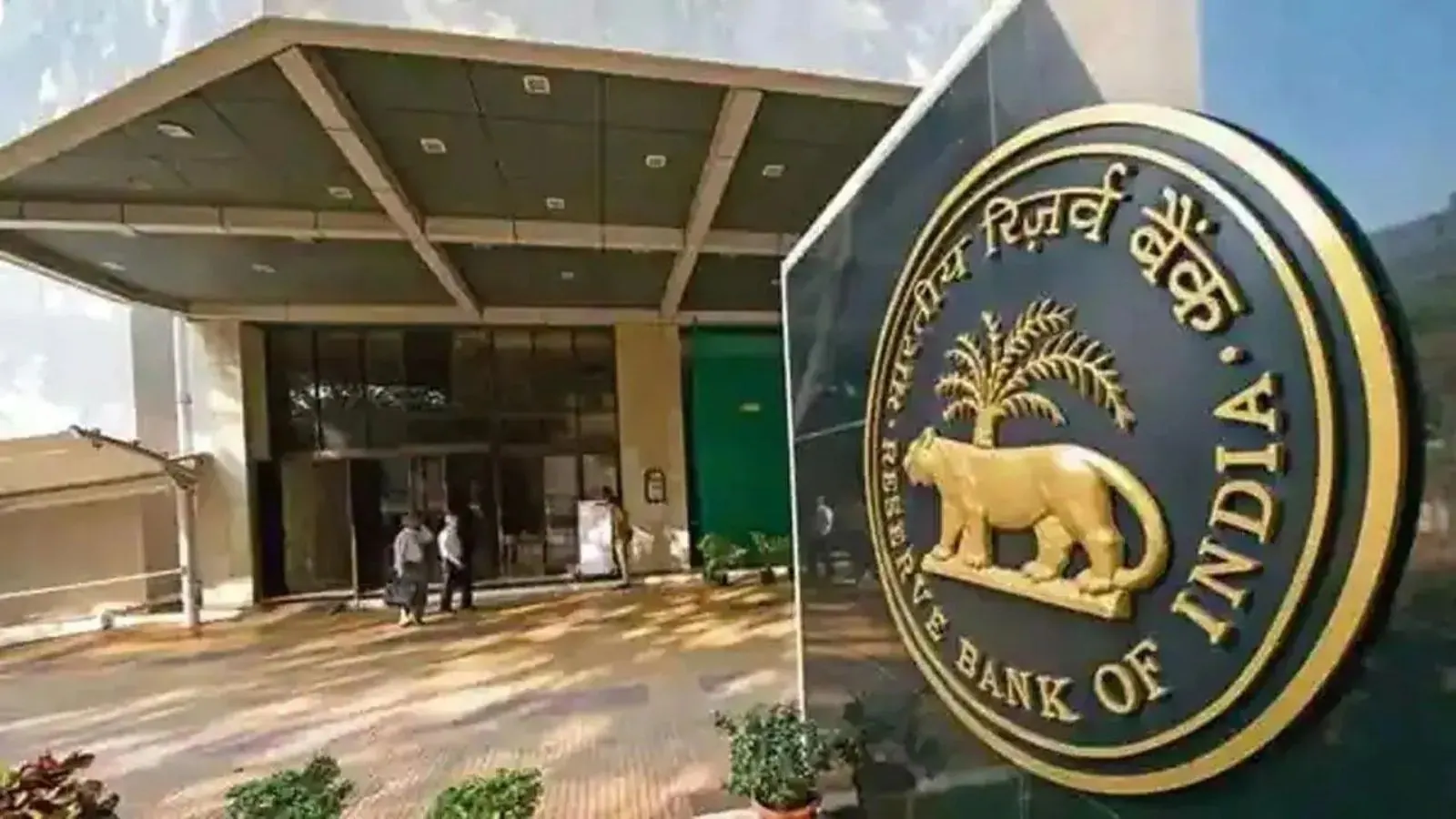 Will RBI Bring Holiday Cheer? India’s Growth Outlook Hinges On A Possible December Rate Cut | Video