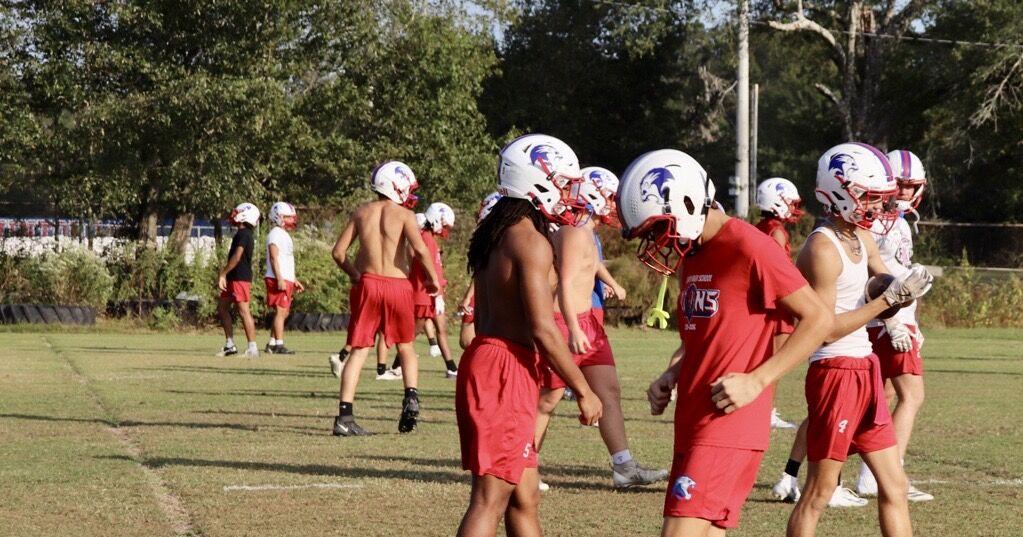 Vinton High School football team has a winning season