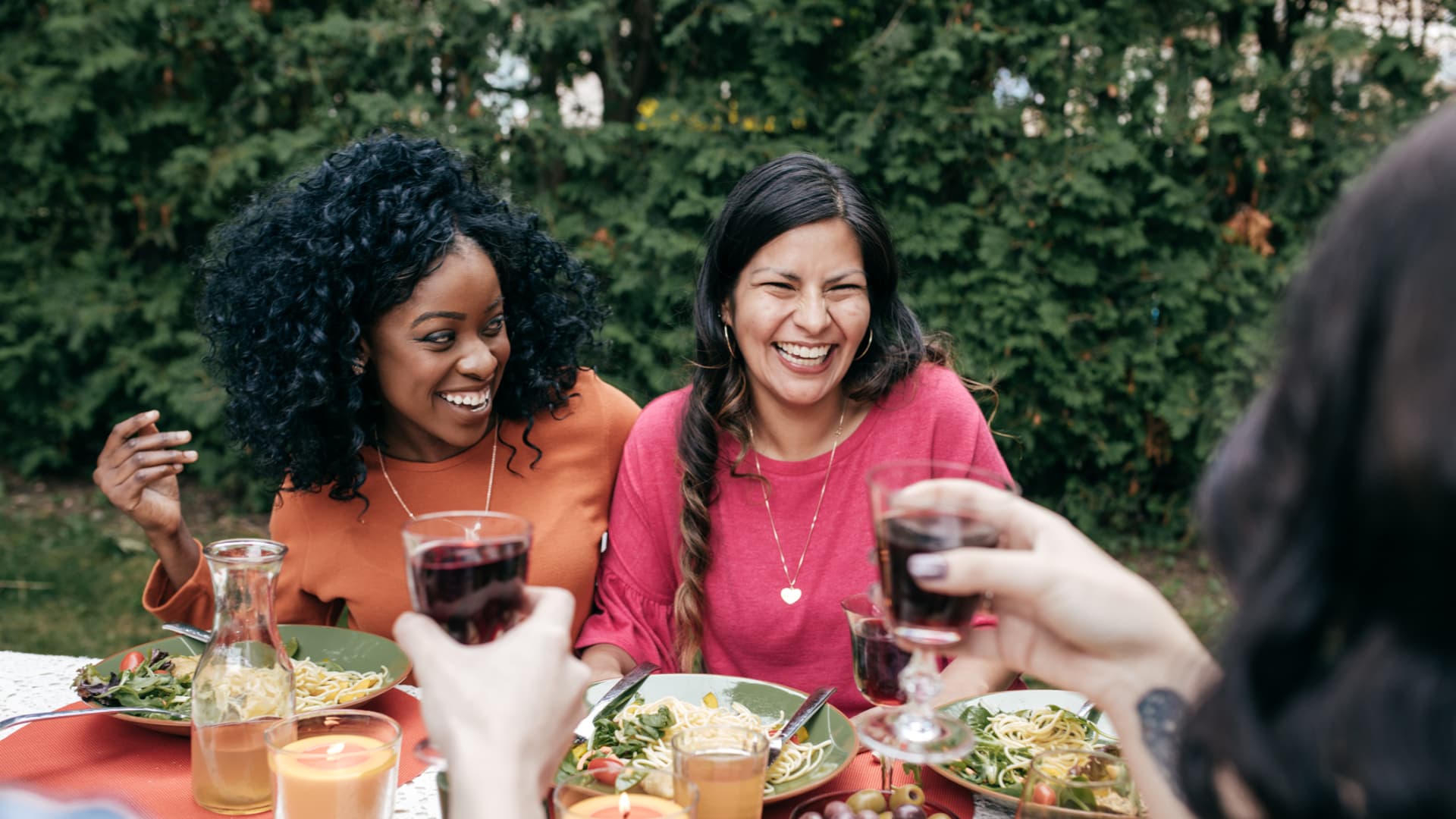 8 'joyful' phrases people with high emotional intelligence use when making small talk